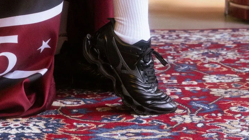 MIZUNO WAVE PROPHECY MORELIA NEO 01