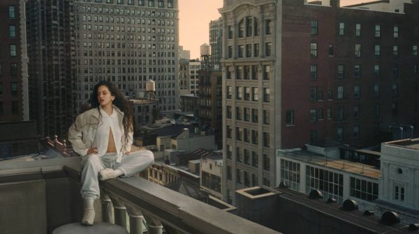 Rosalia ambassadrice New Balance 204L