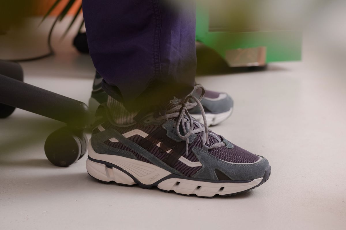 Karhu Super Fulcrum India Ink Black F860015 mood POST 9 Karhu Super Fulcrum India Ink Black F860015 mood POST 9