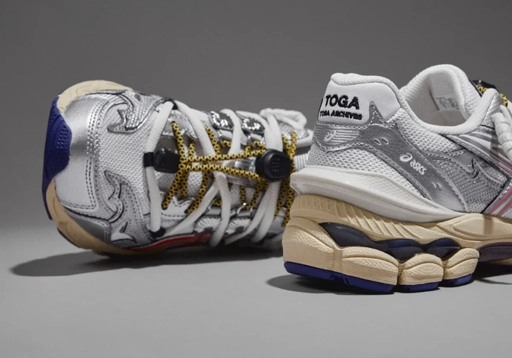 Toga réinvente la Asics Gel-Cumulus 16